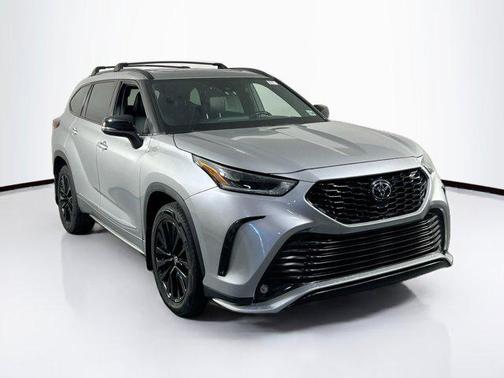 Celestial Silver Metallic 2023 Toyota Highlander XSE