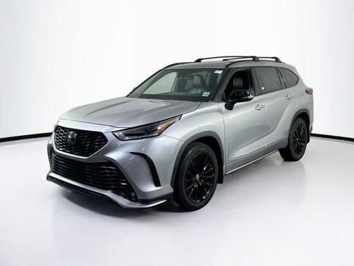 Celestial Silver Metallic 2023 Toyota Highlander XSE