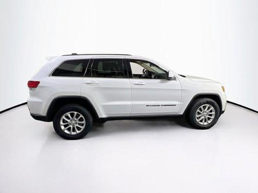 2022 Jeep Grand Cherokee Laredo