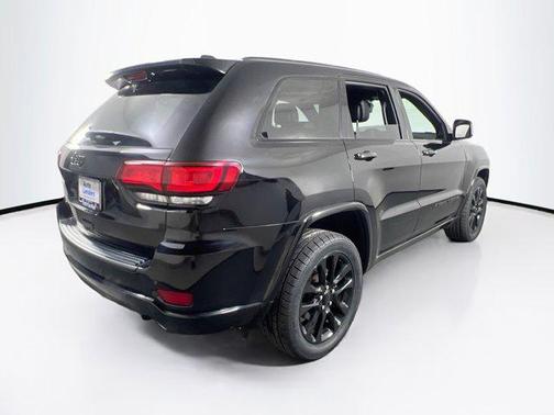 2022 Jeep Grand Cherokee Laredo