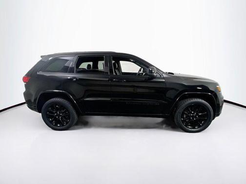 2022 Jeep Grand Cherokee Laredo