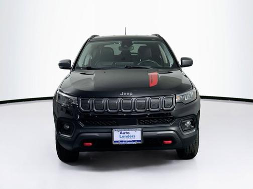 Diamond Black Crystal Pearlcoat 2022 Jeep Compass Trailhawk