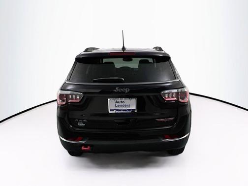 Diamond Black Crystal Pearlcoat 2022 Jeep Compass Trailhawk