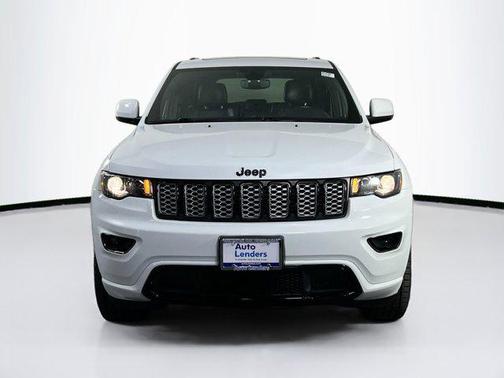 2022 Jeep Grand Cherokee Laredo