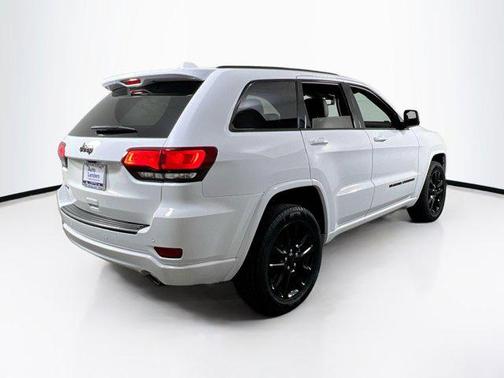 2022 Jeep Grand Cherokee Laredo