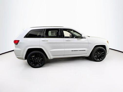 2022 Jeep Grand Cherokee Laredo
