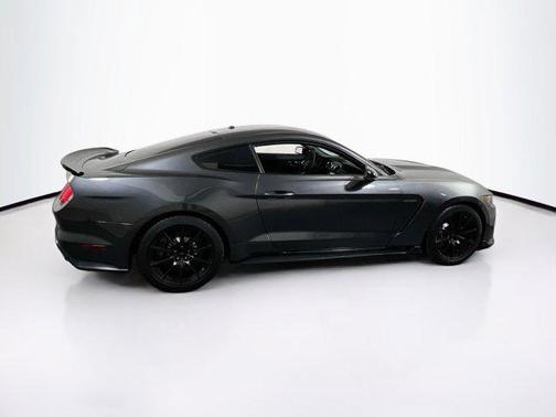 2017 Ford Shelby GT350 Base