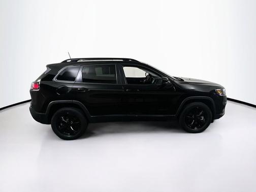 Diamond Black Crystal Pearlcoat 2023 Jeep Cherokee Altitude