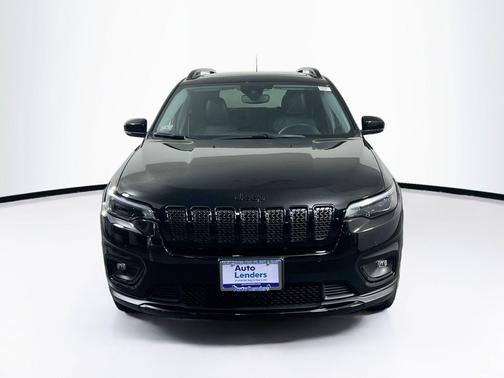 Diamond Black Crystal Pearlcoat 2023 Jeep Cherokee Altitude