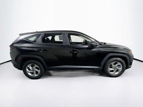 2022 Hyundai TUCSON SE