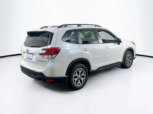 Crystal White Pearl 2023 Subaru Forester Premium