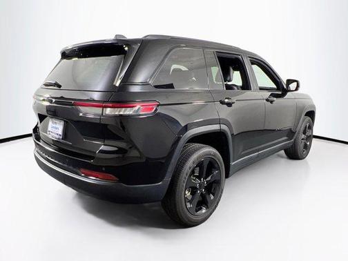2022 Jeep Grand Cherokee Altitude