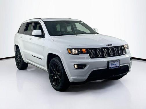 2022 Jeep Grand Cherokee Laredo