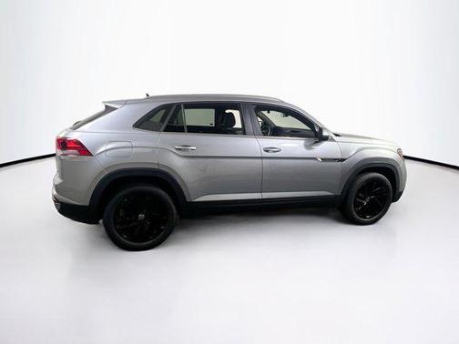 2022 Volkswagen Atlas Cross Sport 2.0T SE w/Technology 4MOTION