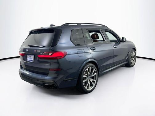 Arctic Grey Metallic 2021 BMW X7 M50i