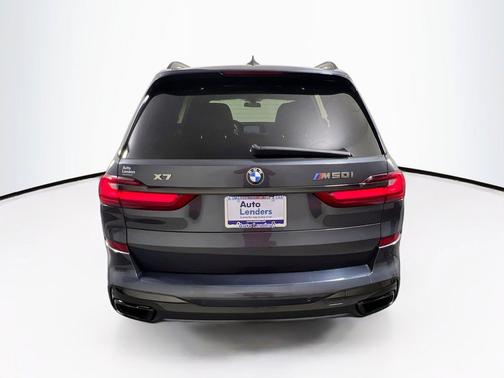 Arctic Grey Metallic 2021 BMW X7 M50i
