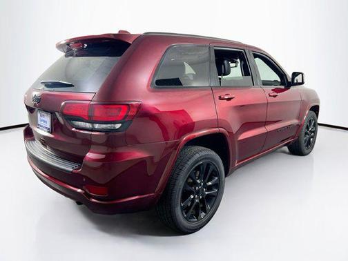 2022 Jeep Grand Cherokee Laredo