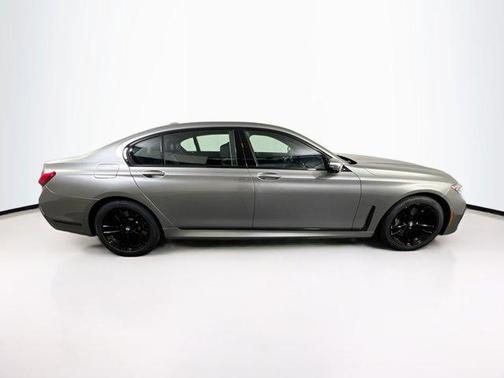 2022 BMW 750 i xDrive
