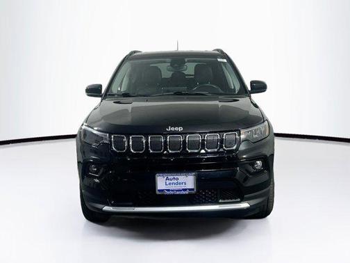 Diamond Black Crystal Pearlcoat 2022 Jeep Compass Limited