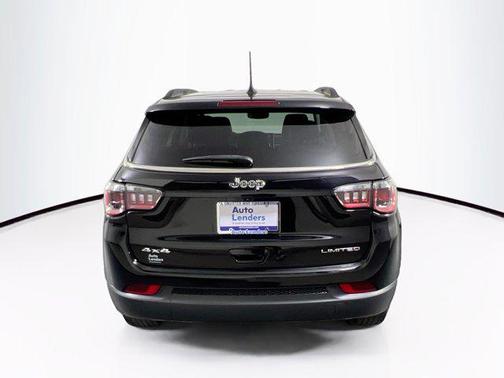 Diamond Black Crystal Pearlcoat 2022 Jeep Compass Limited