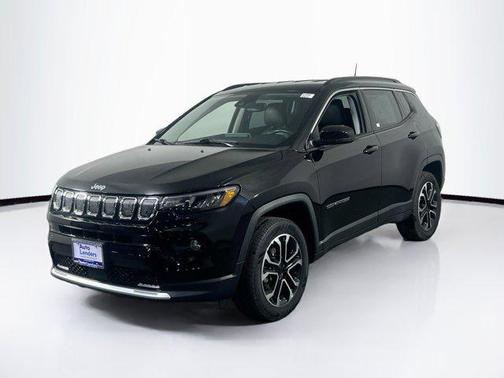 Diamond Black Crystal Pearlcoat 2022 Jeep Compass Limited
