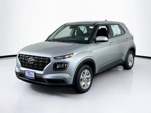 2022 Hyundai VENUE SE