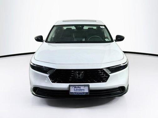 Platinum White Pearl 2025 Honda Accord SE