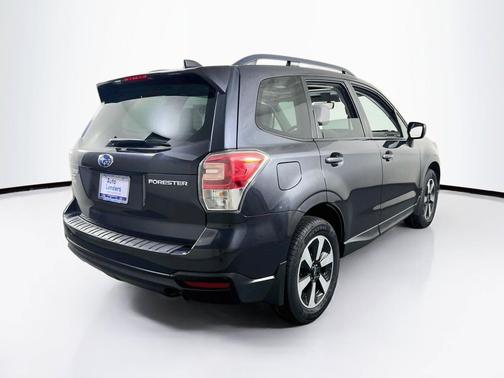 Dark Gray Metallic 2018 Subaru Forester 2.5i Premium