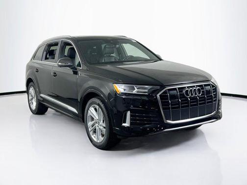 2022 Audi Q7 45 Premium Plus