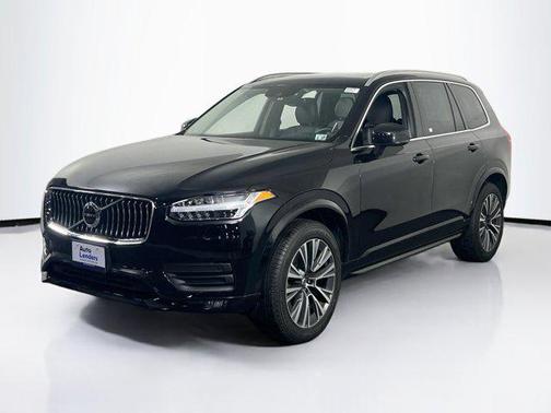 2022 Volvo XC90 T6 Momentum