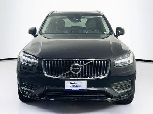2022 Volvo XC90 T6 Momentum