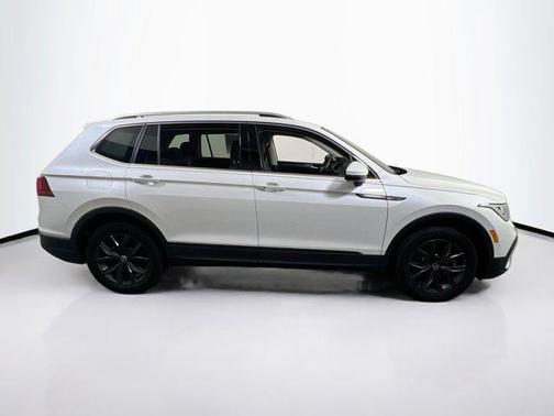 Opal White Pearl 2023 Volkswagen Tiguan 2.0T SE 4MOTION