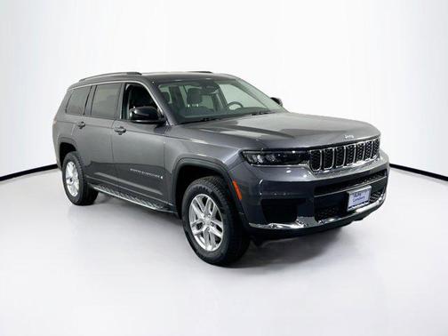 Baltic Gray Metallic Clearcoat 2023 Jeep Grand Cherokee L Laredo