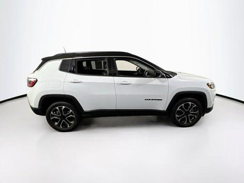 Bright White Clearcoat 2022 Jeep Compass Limited