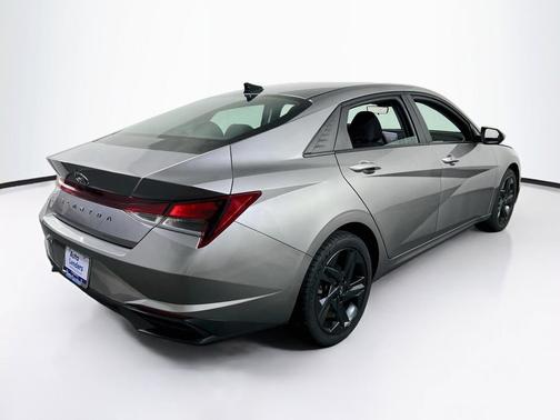 Fluid Metal 2023 Hyundai ELANTRA SEL