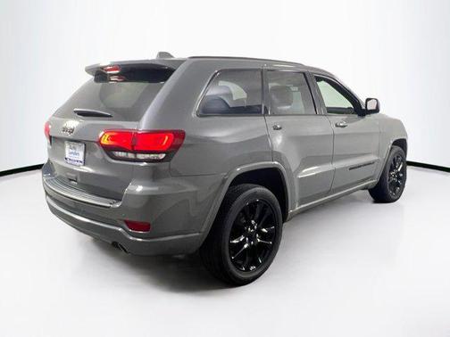 2022 Jeep Grand Cherokee Laredo