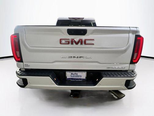 White Frost Tricoat 2022 GMC Sierra 2500 Denali