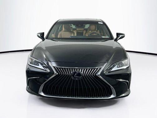 2019 Lexus ES 300h Luxury