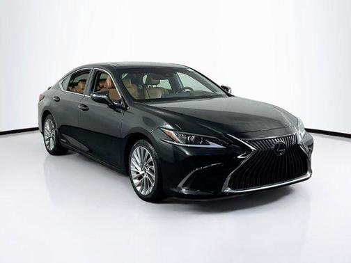 2019 Lexus ES 300h Luxury