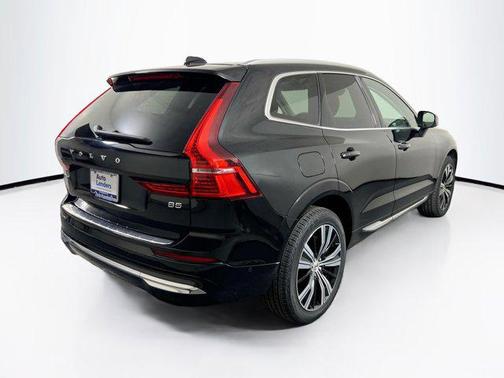 2022 Volvo XC60 B5 Inscription