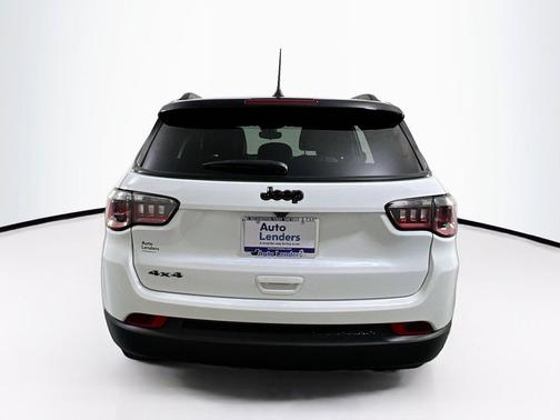 Bright White Clearcoat 2022 Jeep Compass Latitude