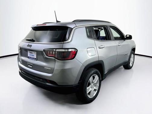 Billet Silver Metallic Clearcoat 2022 Jeep Compass Latitude