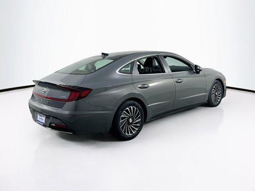 2023 Hyundai SONATA Hybrid Limited