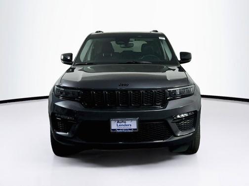 Baltic Gray Metallic Clearcoat 2023 Jeep Grand Cherokee Limited