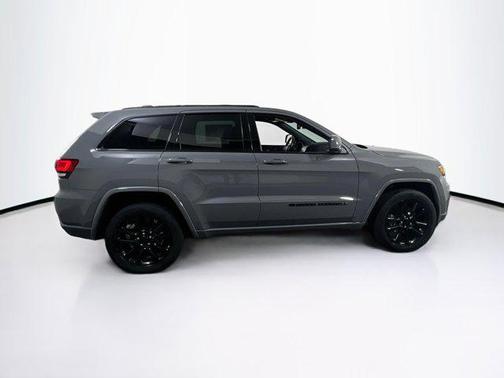 2022 Jeep Grand Cherokee Laredo