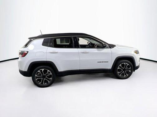Bright White Clearcoat 2022 Jeep Compass Limited