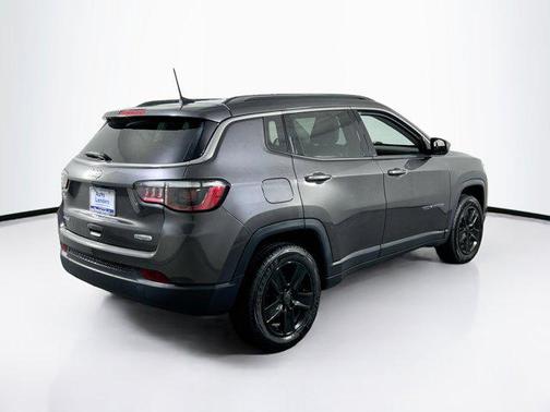 Granite Crystal Metallic Clearcoat 2022 Jeep Compass Latitude