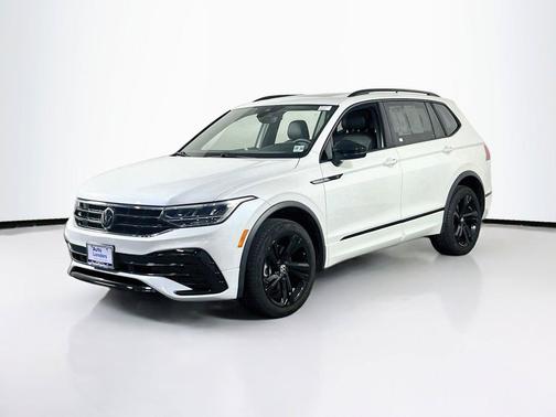 Opal White Pearl 2024 Volkswagen Tiguan 2.0T SE R-Line Black 4MOTION