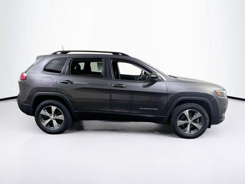 Granite Crystal Metallic Clearcoat 2022 Jeep Cherokee Limited