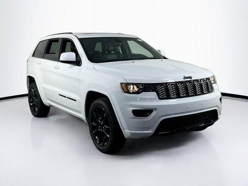 2022 Jeep Grand Cherokee Laredo
